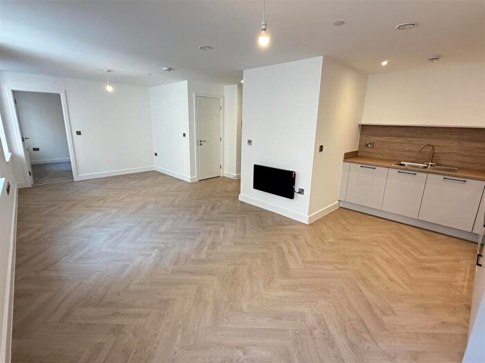 1 Bedroom Apartment To Rent In Fountain Court, Steelhouse Lane, Birmingham, B4