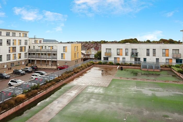 2 Bedroom Flat For Sale In Fratton Way, Southsea, PO4