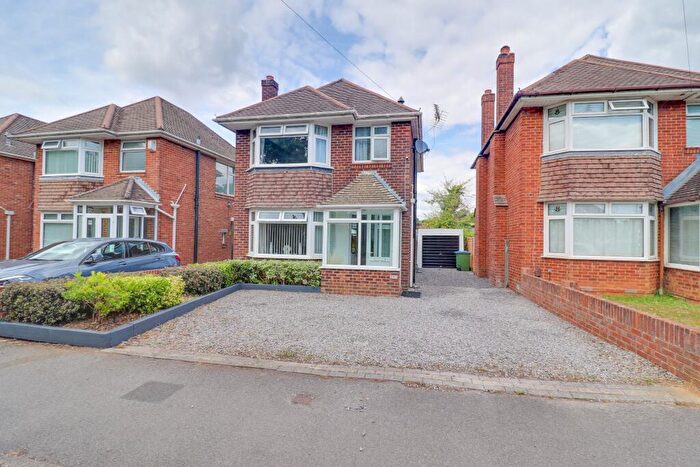 3 Bedroom Detached House For Sale In Portsmouth Road, Sholing, SO19