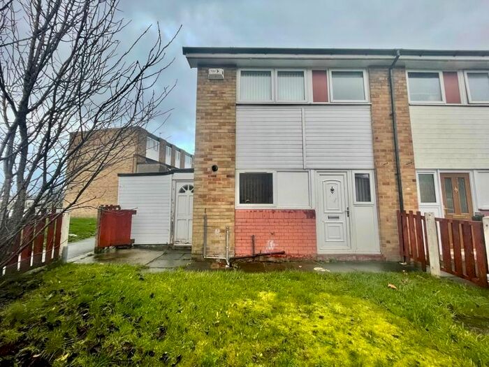 3 Bedroom Terraced House To Rent In Robin Drive, Irlam, Manchester, Greater Manchester., M44