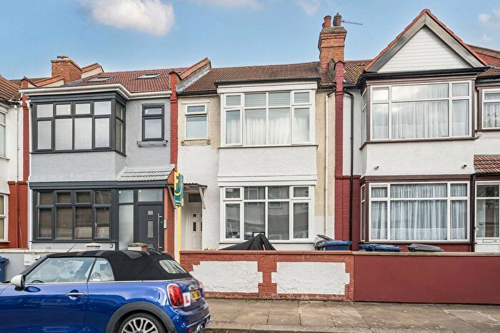 3 Bedroom Terraced House For Sale In Dartmouth Road, Hendon, London, NW4