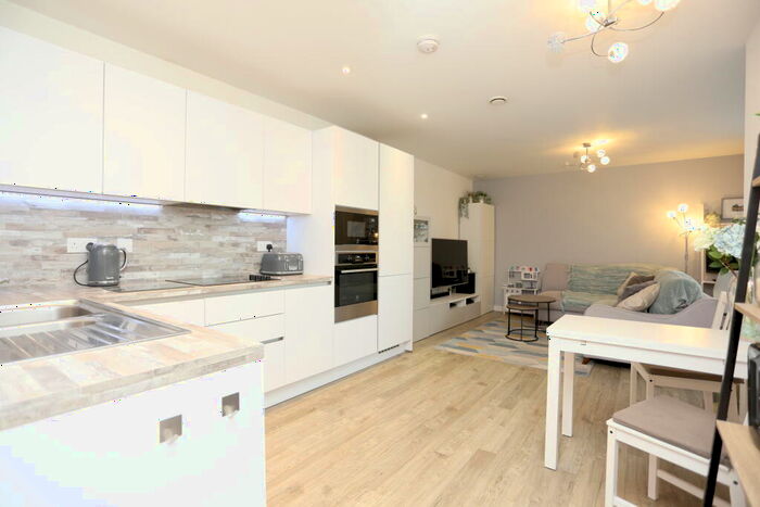 2 Bedroom Flat For Sale In Bailey Street, London, SE8