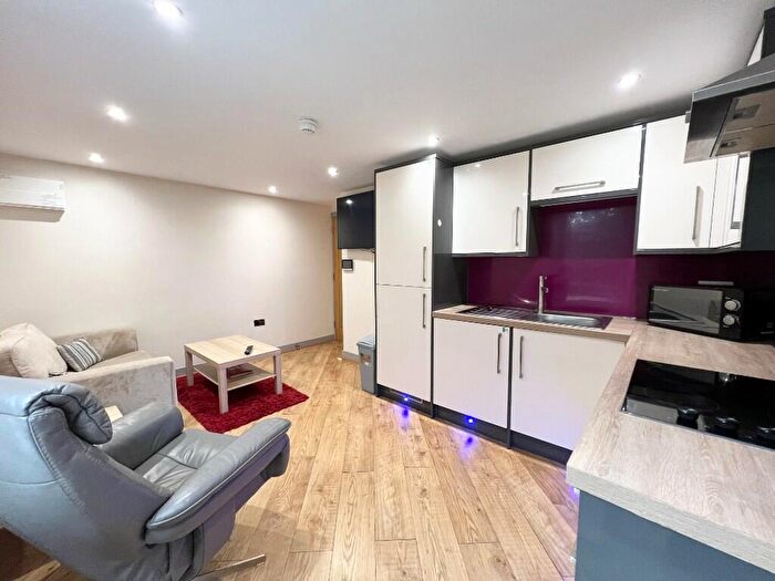 1 Bedroom Apartment To Rent In Student Couples - Elms Street, Derby, Derbyshire, DE1