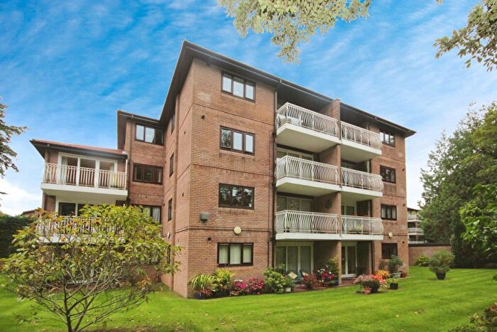 2 Bedroom Apartment For Sale In Chine Crescent Road, Durley Chine, BH2