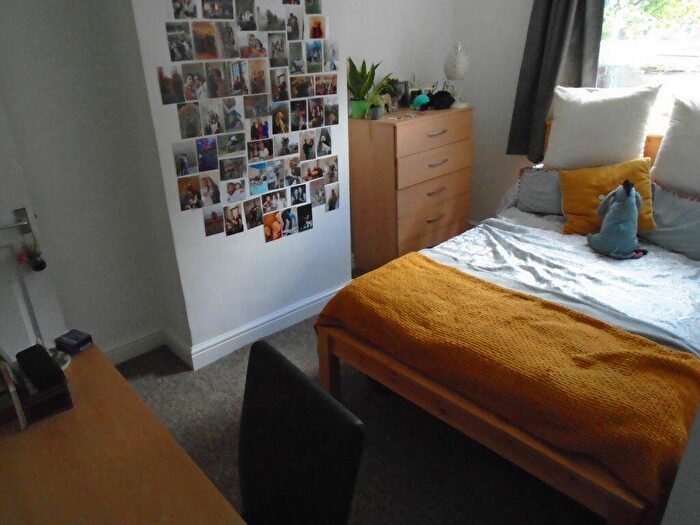 3 Bedroom House To Rent In Dale, B29