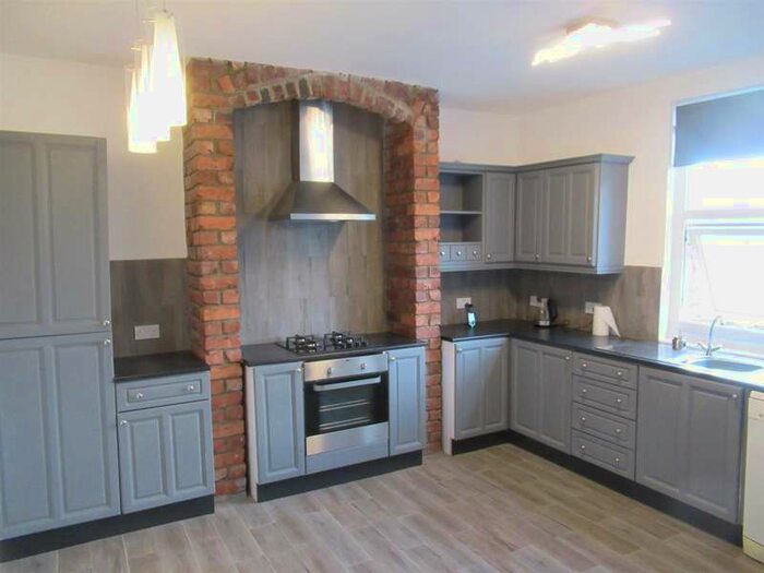 2 Bedroom Terraced House To Rent In Leeds Road, Lofthouse, Wakefield, WF3