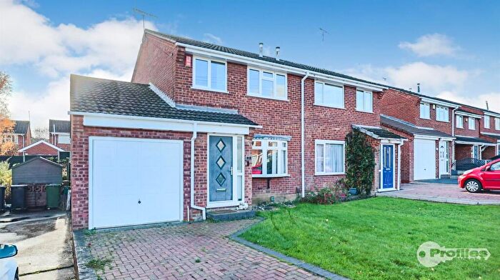 3 Bedroom Semi Detached House For Sale In Merlin Avenue, Nuneaton, CV10