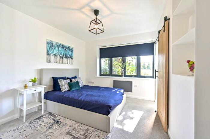 4 Bedroom Flat To Rent In South Park Road, Wimbledon, SW19