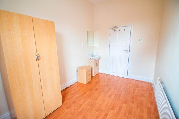 1 Bedroom House Of Multiple Occupation To Rent In Bury Street, M26