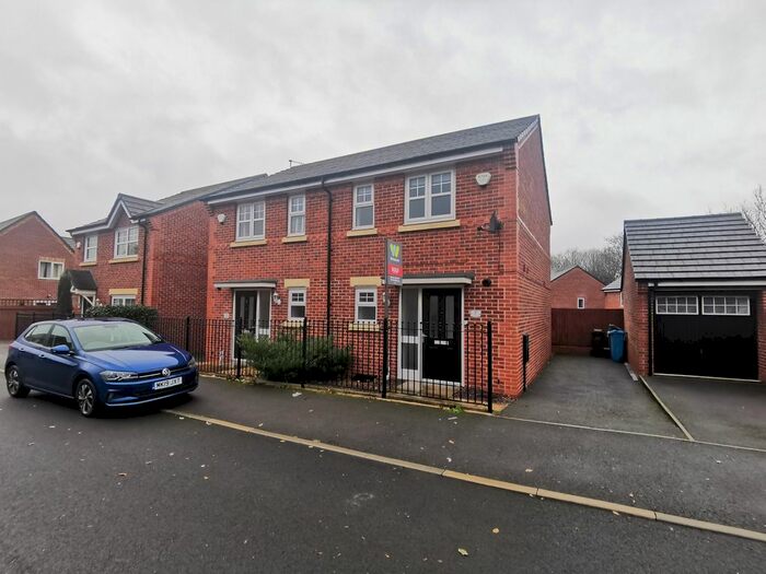 2 Bedroom Semi-Detached House To Rent In Common Alder Way, Manchester, M9