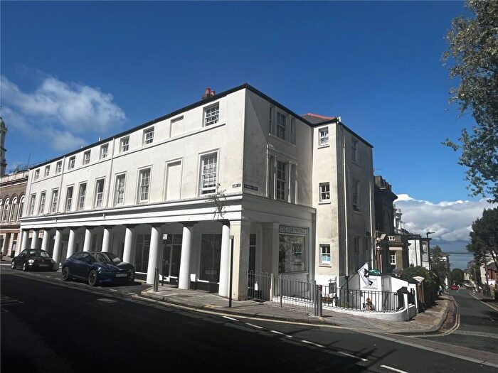 2 Bedroom Flat To Rent In Lind Street, Ryde, Isle Of Wight, PO33