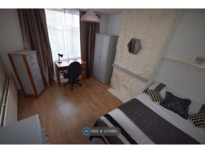 5 Bedroom Semi Detached House To Rent In Burgess Road, Southampton, SO16