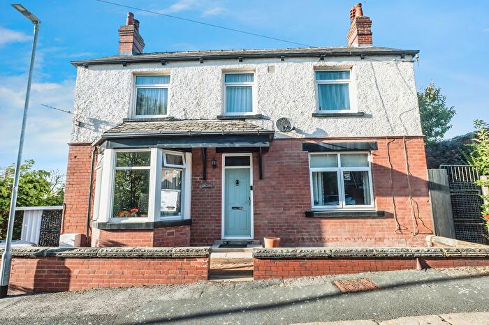 4 Bedroom Detached House For Sale In Beecroft Mount, Leeds, LS13