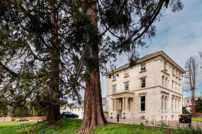 2 Bedroom Flat To Rent In Albert Road, Cheltenham, GL52