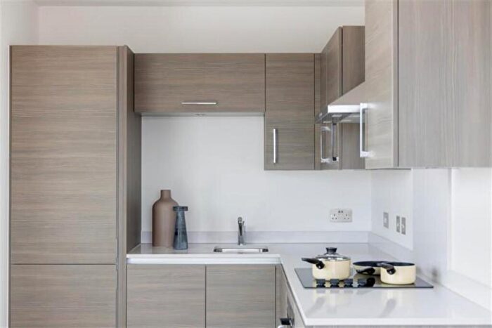 1 Bedroom Flat To Rent In Solomon Way, London, E1