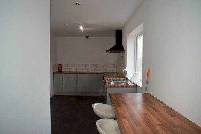 6 Bedroom Detached House To Rent In Dereham Road, Norwich, NR5