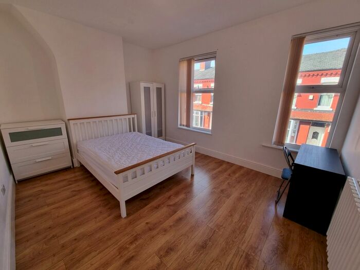 4 Bedroom Terraced House To Rent In Caythorpe Street, Manchester, M14