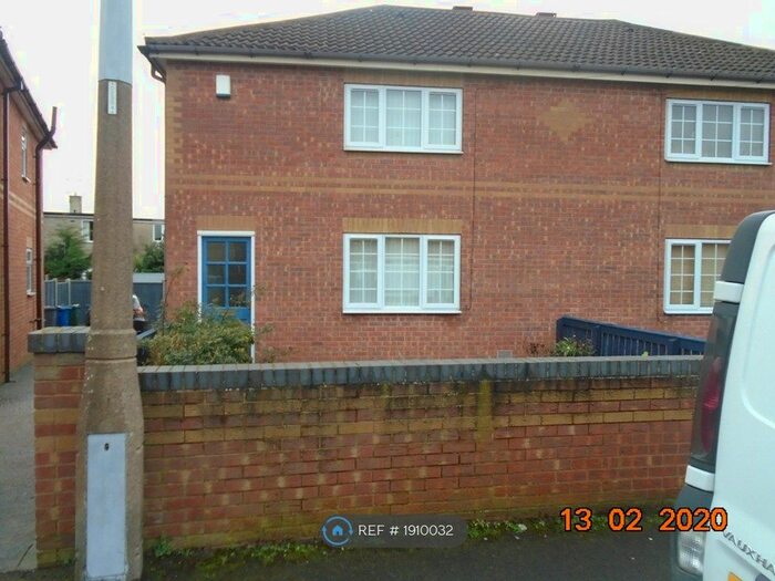 3 Bedroom Semi-Detached House To Rent In Corona Drive, Thorne, Doncaster, DN8