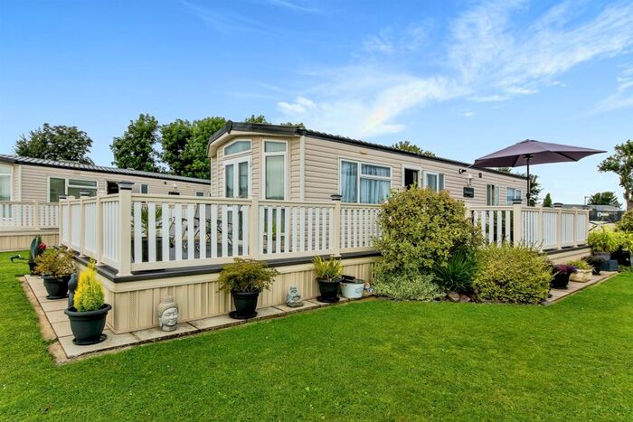 2 Bedroom Mobile/park Home For Sale In Frampton Fen Lane, Hubberts Bridge, Boston, PE20