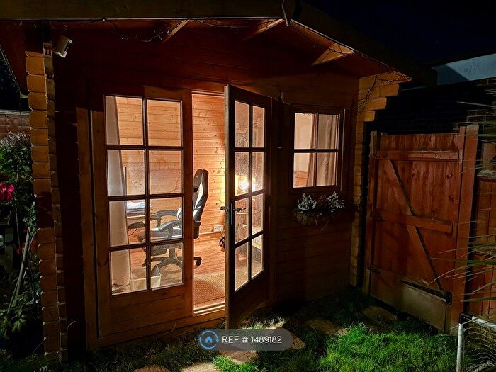 3 Bedroom Terraced House To Rent In Beaulieu Court, Basingstoke, RG21