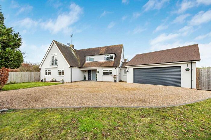 4 Bedroom Detached House For Sale In Wootton Road, Henley-On-Thames, RG9