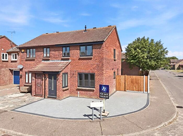 3 Bedroom Semi-Detached House For Sale In Beardsley Drive, Springfield, Essex, CM1