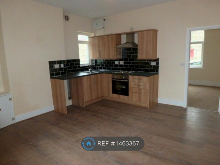 1 Bedroom Flat To Rent In Oxford Street, Colne, BB8