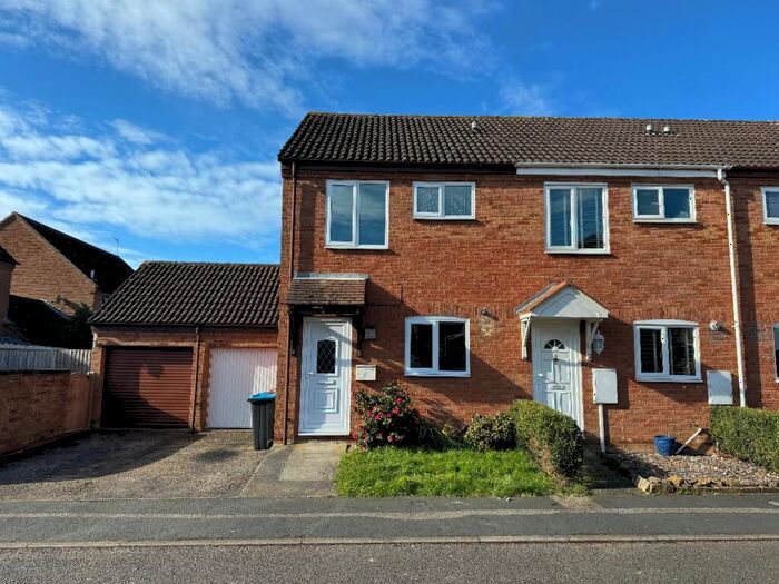 2 Bedroom Terraced House To Rent In Salisbury Grove, Giffard Park, Milton Keynes, MK14