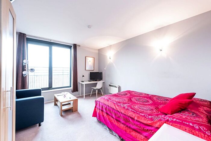 Studio To Rent In Point West, South Kensington, London, SW7