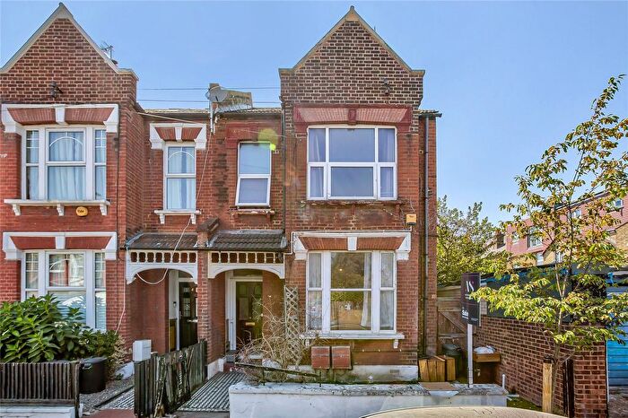 2 Bedroom Flat For Sale In Fernthorpe Road, Furzedown, SW16