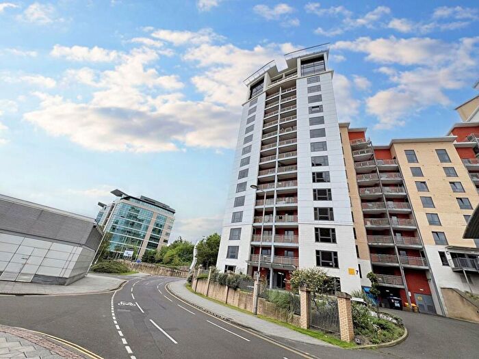 2 Bedroom Apartment For Sale In Mill Road, Gateshead, Tyne And Wear, NE8
