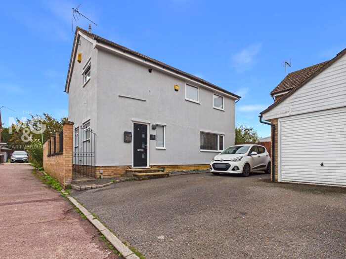 4 Bedroom Detached House For Sale In Raedwald Drive, Bury St. Edmunds, IP32