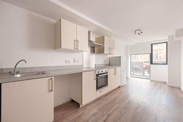 1 Bedroom Flat To Rent In Apt Qube, West Street, S1