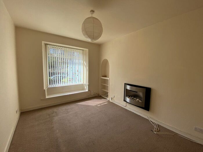 2 Bedroom Flat To Rent In Dens Road, Dundee, DD3