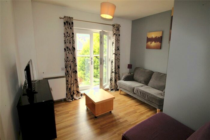 2 Bedroom Flat To Rent In Kensington Terrace, Hyde Park, Leeds, LS6