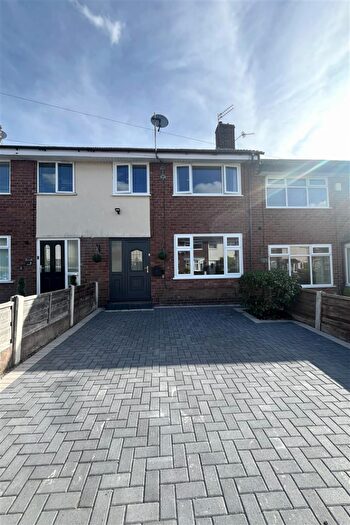 3 Bedroom Terraced House To Rent In Lovell Drive, Hyde, SK14