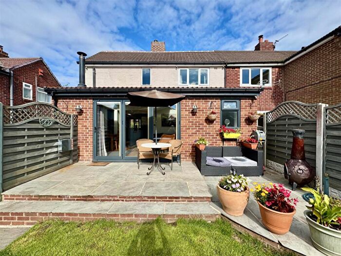 2 Bedroom Semi-Detached House For Sale In Ings Way East, Lepton, Huddersfield, HD8