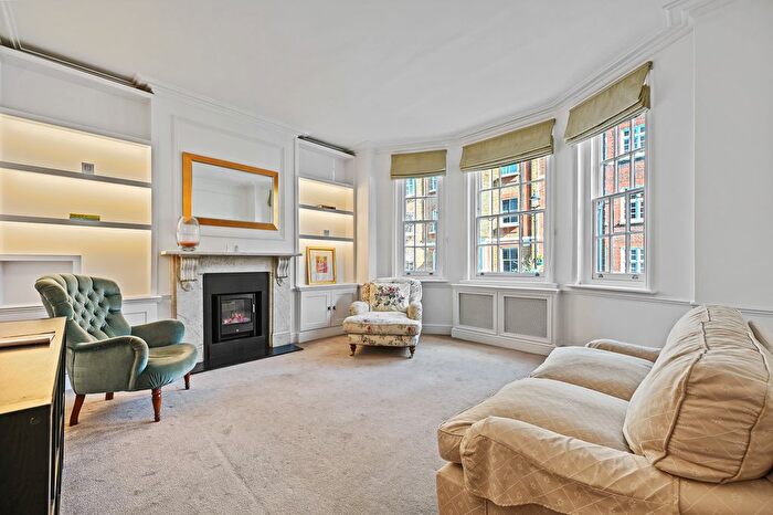 2 Bedroom Flat To Rent In Marylebone Street, Marylebone Village, London, W1G