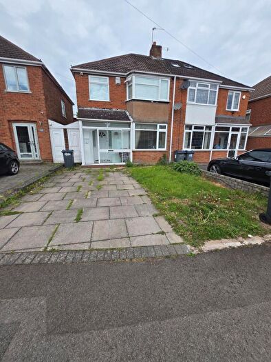 3 Bedroom Semi Detached House For Sale In Arundel Road, Birmingham, West Midlands, B14