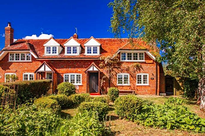 4 Bedroom Cottage For Sale In Blacksmiths Cottage, Oakley Court, OX10