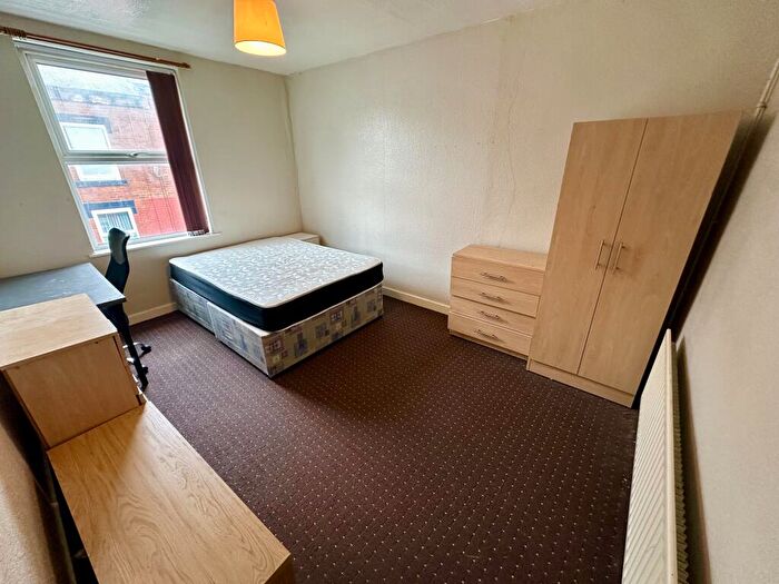 1 Bedroom House To Rent In Harold View, Leeds, LS6