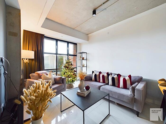 2 Bedroom Apartment To Rent In Apt . :: One Silk Street, M4