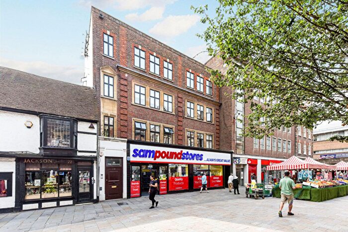 1 Bedroom Flat To Rent In - The Parade, Flat, Watford, Hertfordshire, WD17