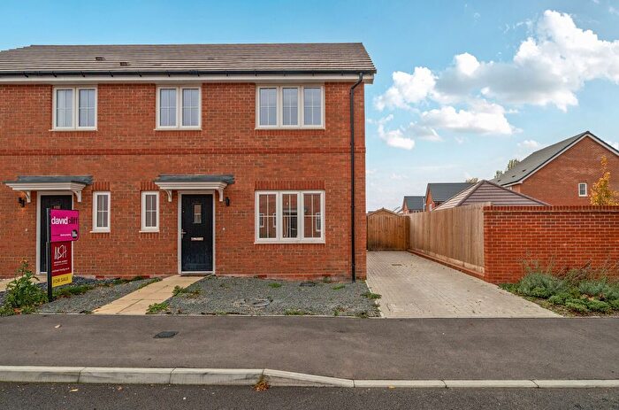 3 Bedroom Semi-detached House For Sale In Brambling Grove, Finchwood Park, Wokingham, Berkshire, RG40