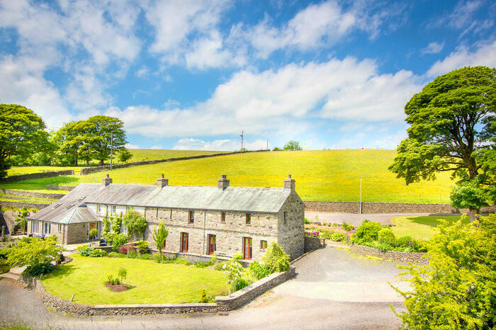 2 Bedroom Barn Conversion To Rent In Grayrigg, Kendal, LA8