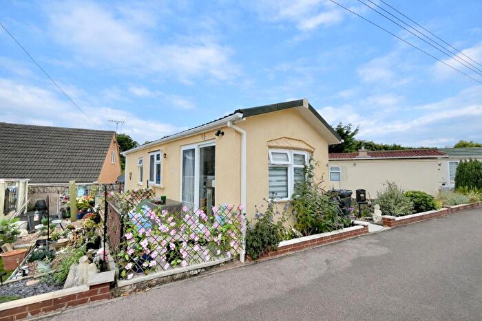 1 Bedroom Park Home For Sale In Glenmore Road, Cinderford, GL14