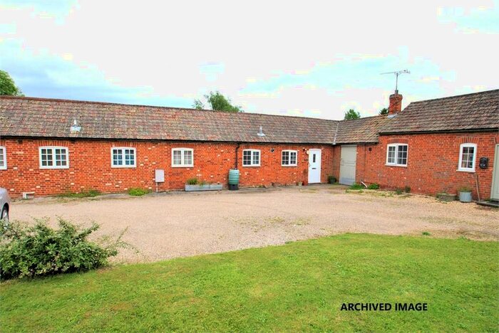 1 Bedroom Barn Conversion To Rent In The Causeway, Dunmow, Essex, CM6