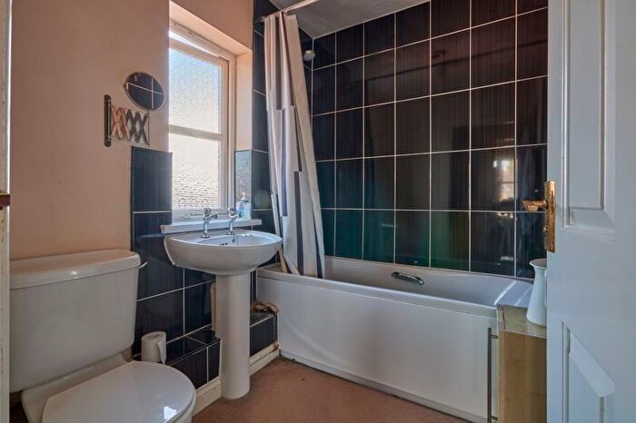 3 Bedroom Terraced House For Sale In Horseguards, Exeter, EX4