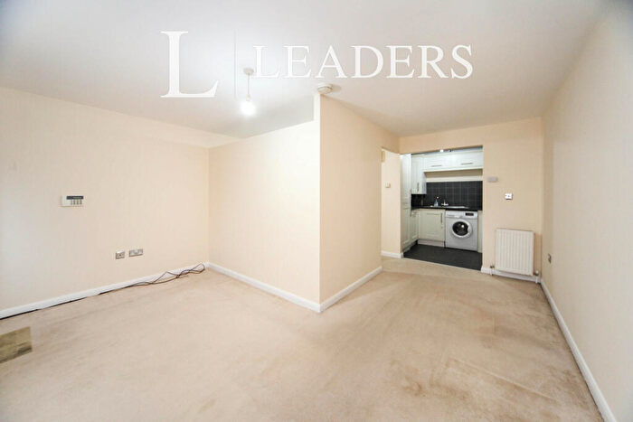 1 Bedroom Flat To Rent In Hudson Court -, LU6