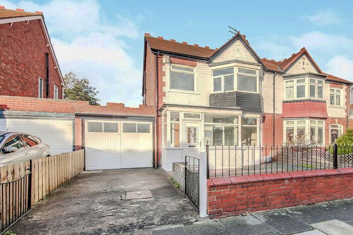 3 Bedroom Semi-Detached House To Rent In Townsville Avenue, Whitley Bay, Tyne And Wear, NE25